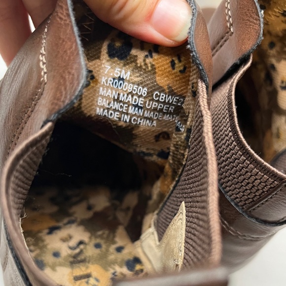 Korks by Kork-Ease Heeled Lug Sole Chelsea Boot Sz 7.5 - Picture 9 of 9